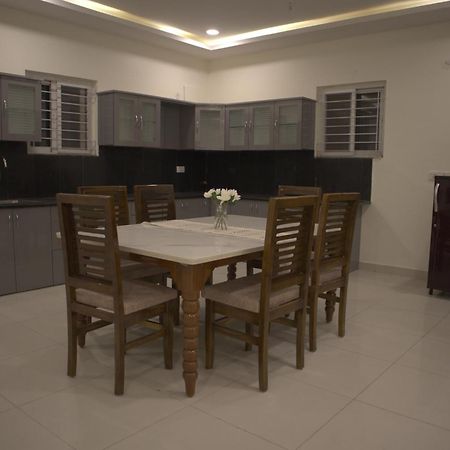 Dcasa Apartment Hotel Hyderabad Exterior photo