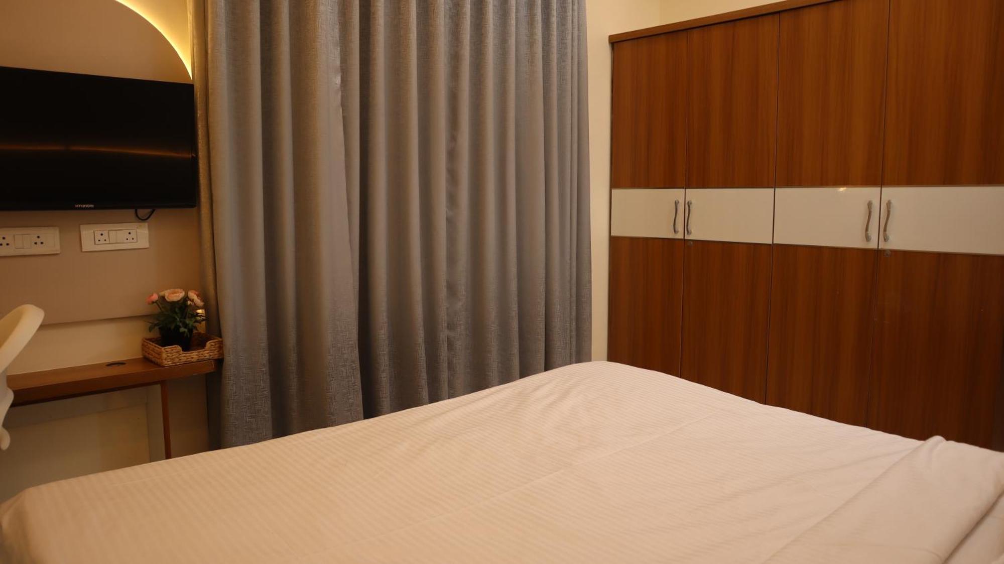 Dcasa Apartment Hotel Hyderabad Exterior photo