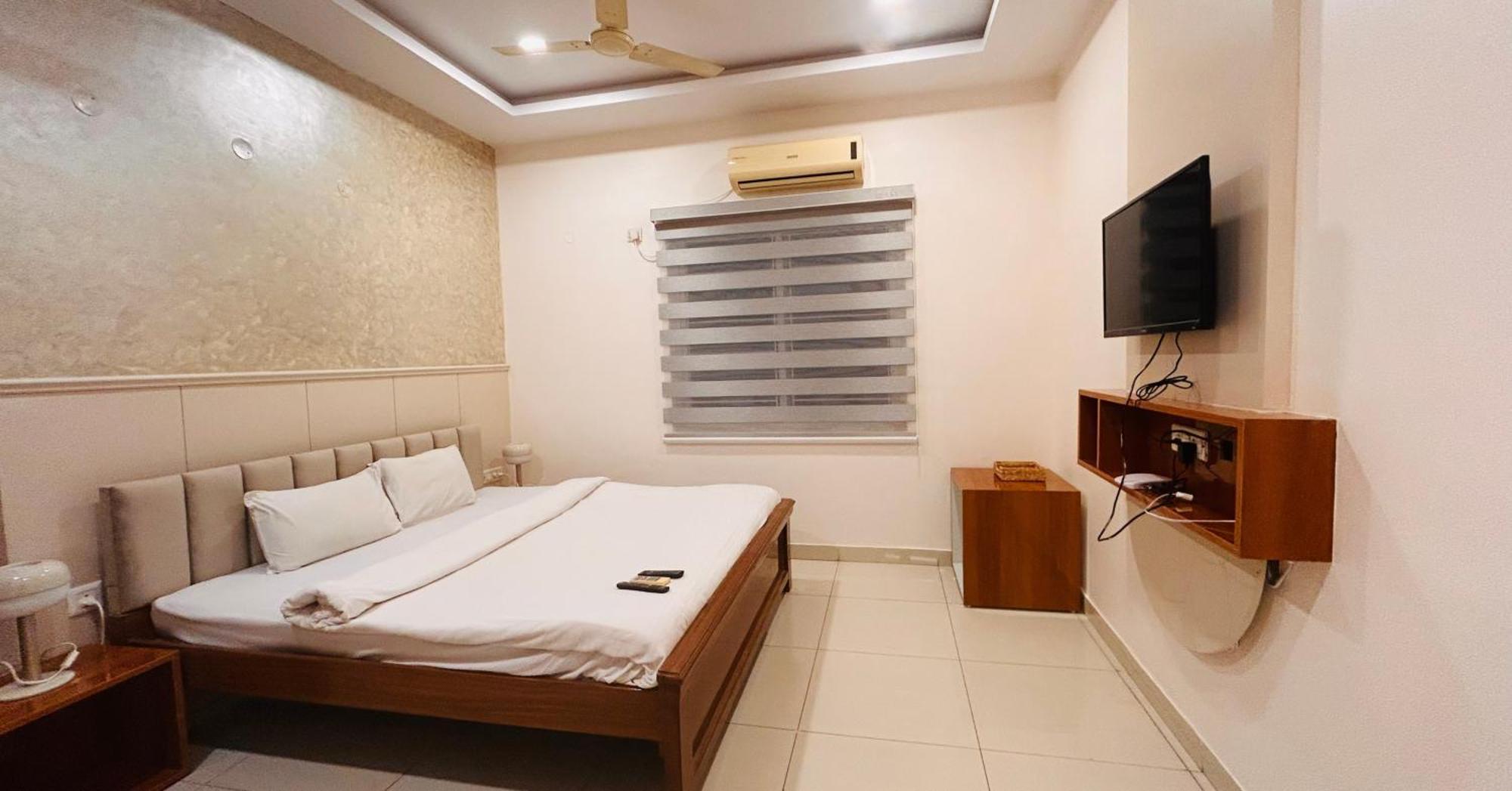 Dcasa Apartment Hotel Hyderabad Exterior photo