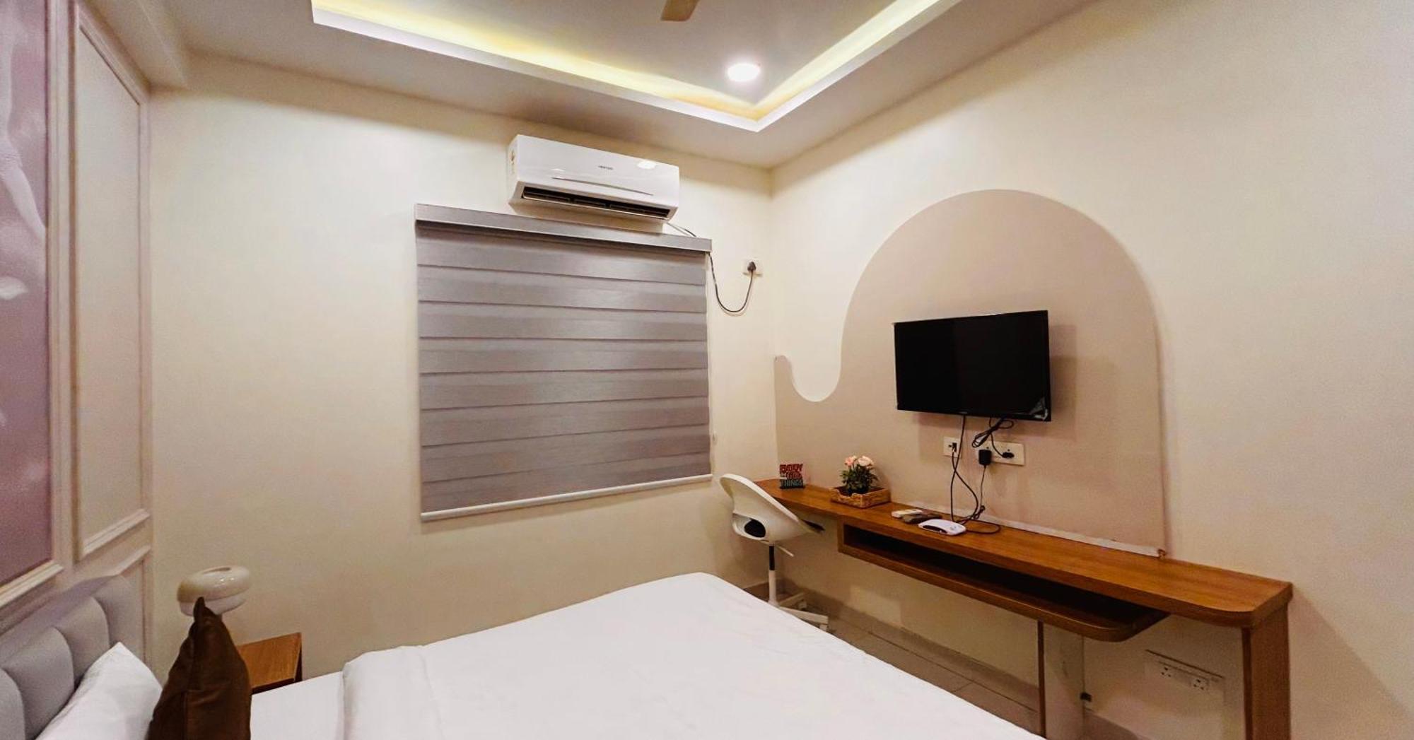 Dcasa Apartment Hotel Hyderabad Exterior photo
